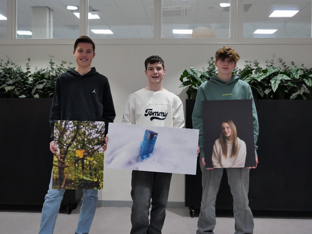 vmbo-leerlingen Dienstverlening & Producten exposeren tijdens fototentoonstelling in de Beroepscampus